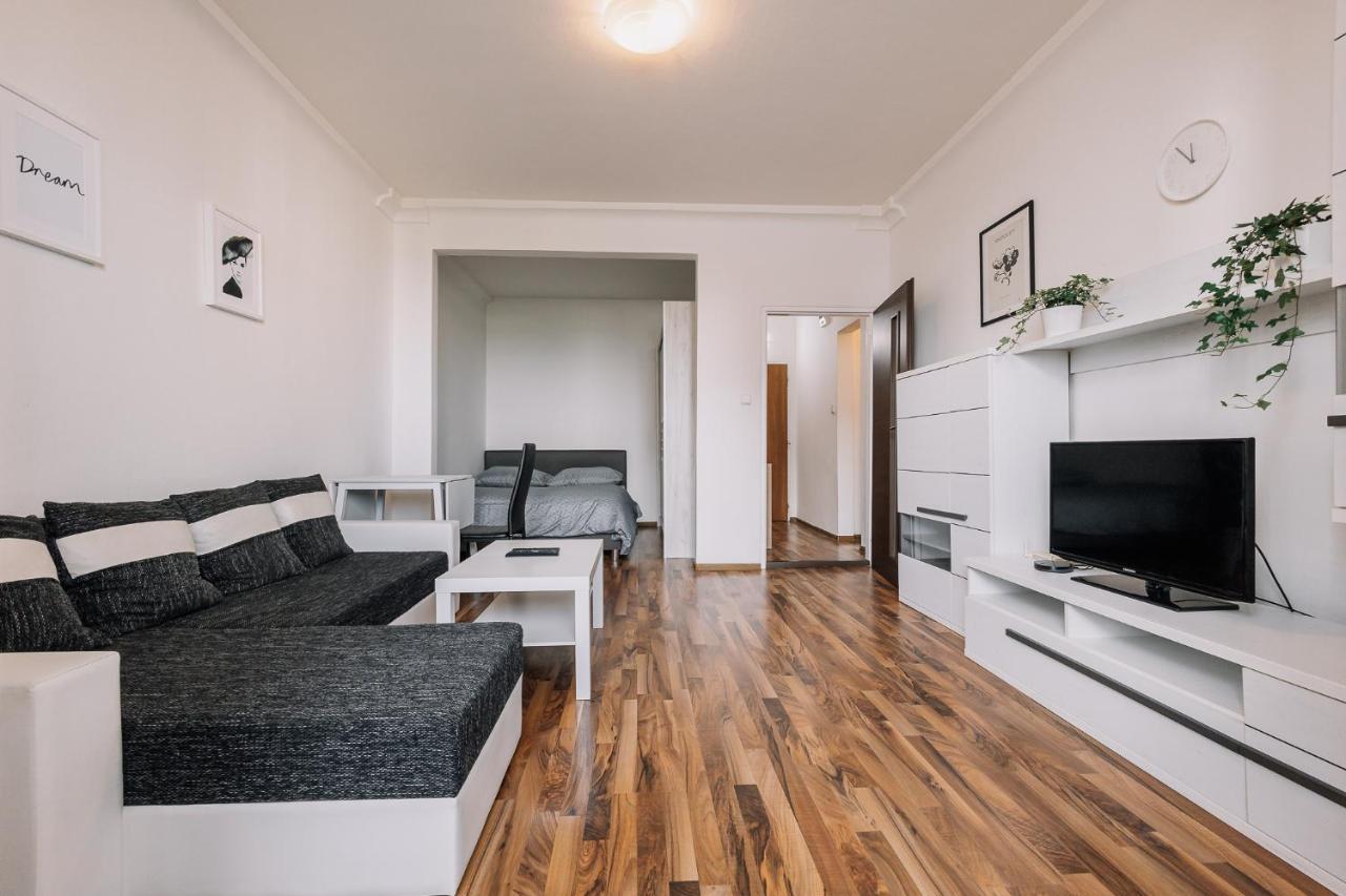Cozy Apartment In Ruzinov 브라티슬라바 외부 사진